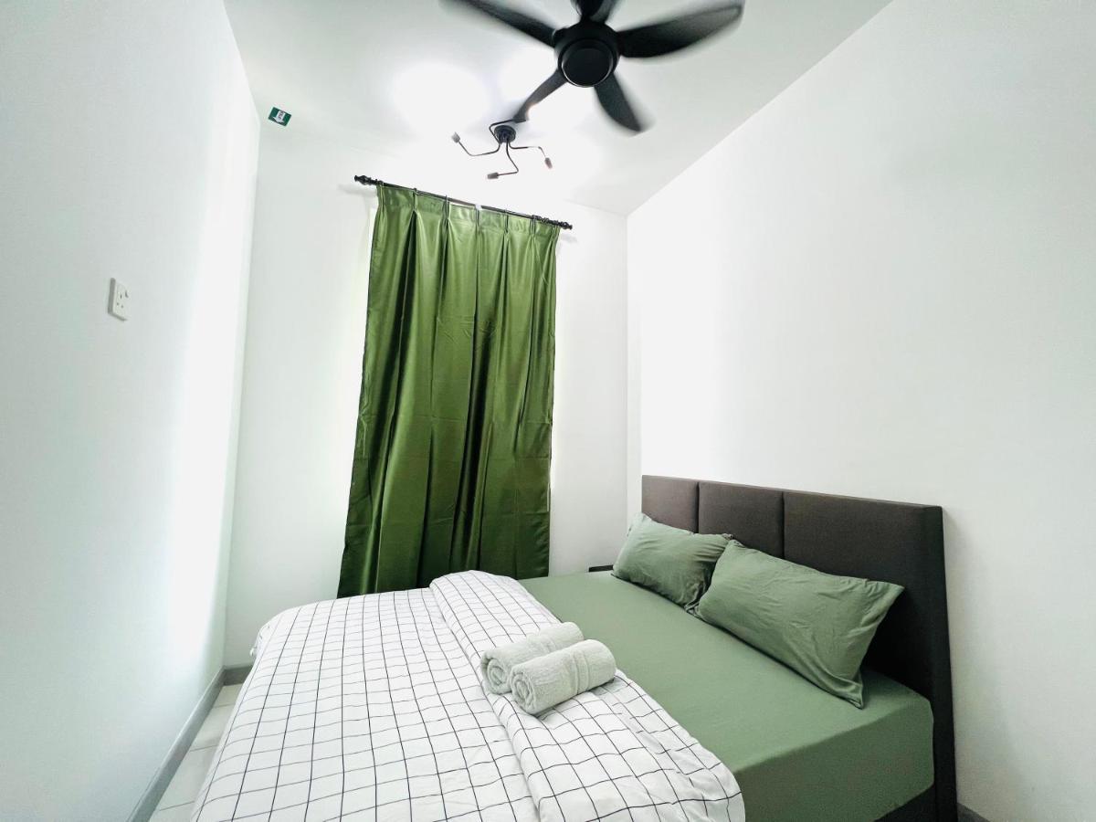 Ureshii Homestay Ladang Tanjung Kuala Terengganu With Pool Экстерьер фото